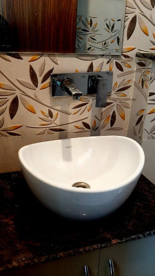 Hotel Hollywood Zirakpur Zewnętrze zdjęcie