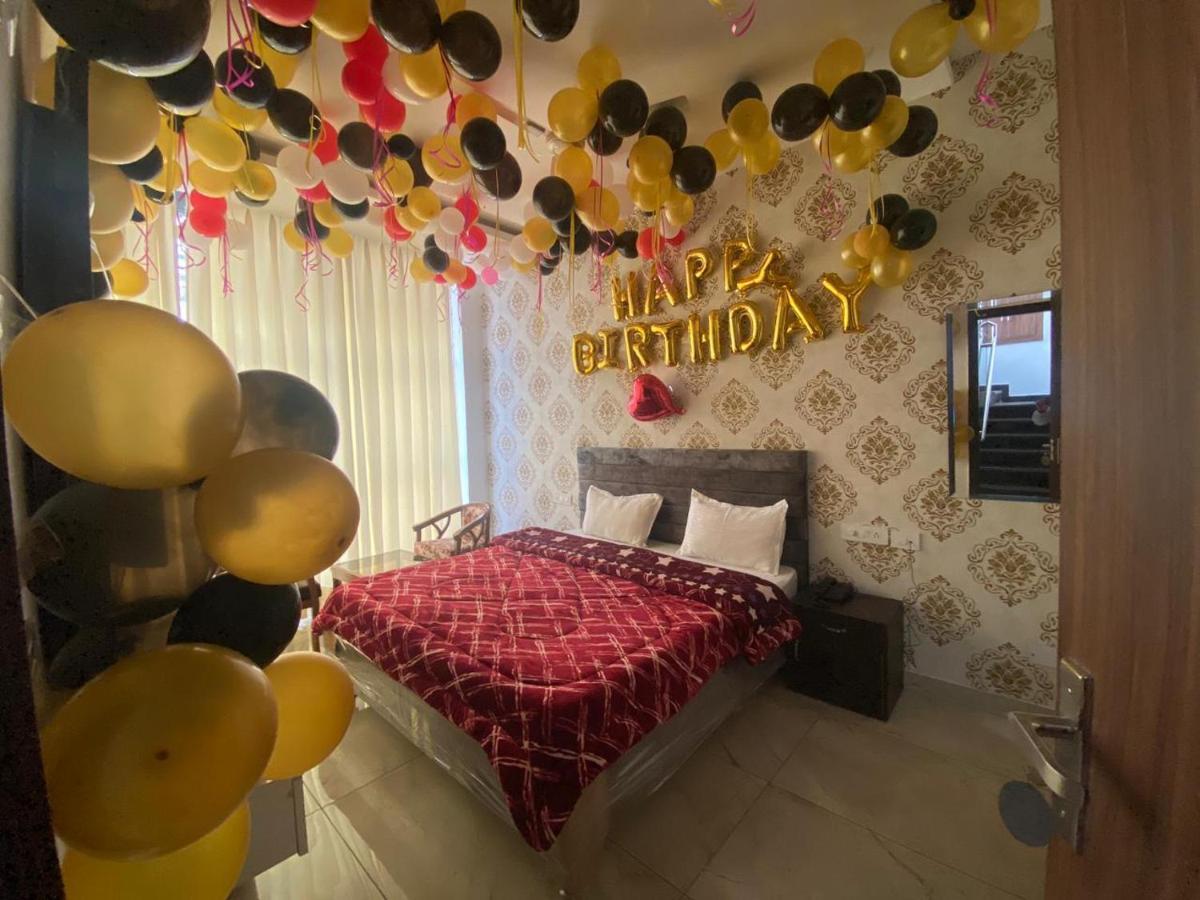 Hotel Hollywood Zirakpur Zewnętrze zdjęcie