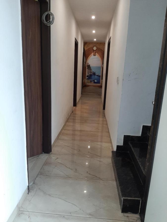 Hotel Hollywood Zirakpur Zewnętrze zdjęcie