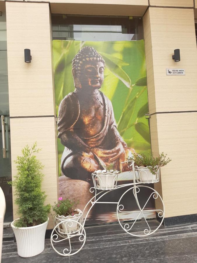 Hotel Hollywood Zirakpur Zewnętrze zdjęcie