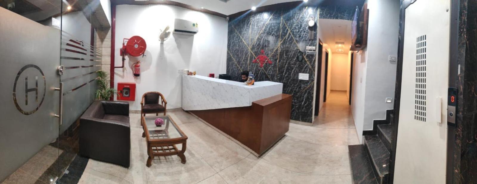 Hotel Hollywood Zirakpur Zewnętrze zdjęcie