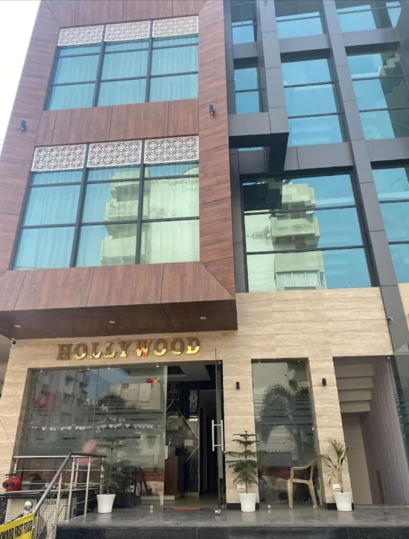 Hotel Hollywood Zirakpur Zewnętrze zdjęcie